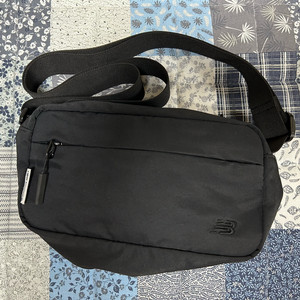 뉴발란스 스퀘어 미니 크로스백 힙색