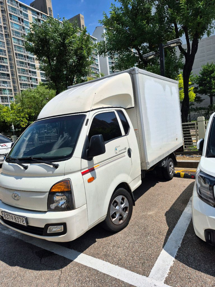소형 화물차 포터탑차1톤 이미지