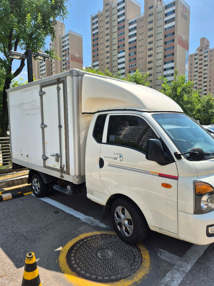 소형 화물차 포터탑차1톤 이미지