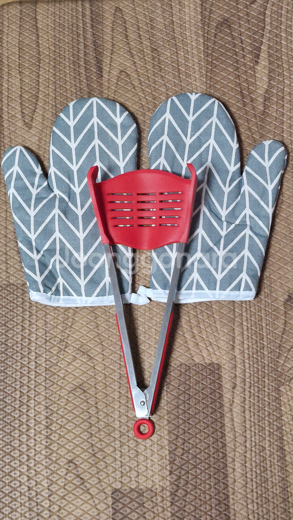 주방장갑.실리콘가오리집게세트.새상품. 4000원입니다.--0