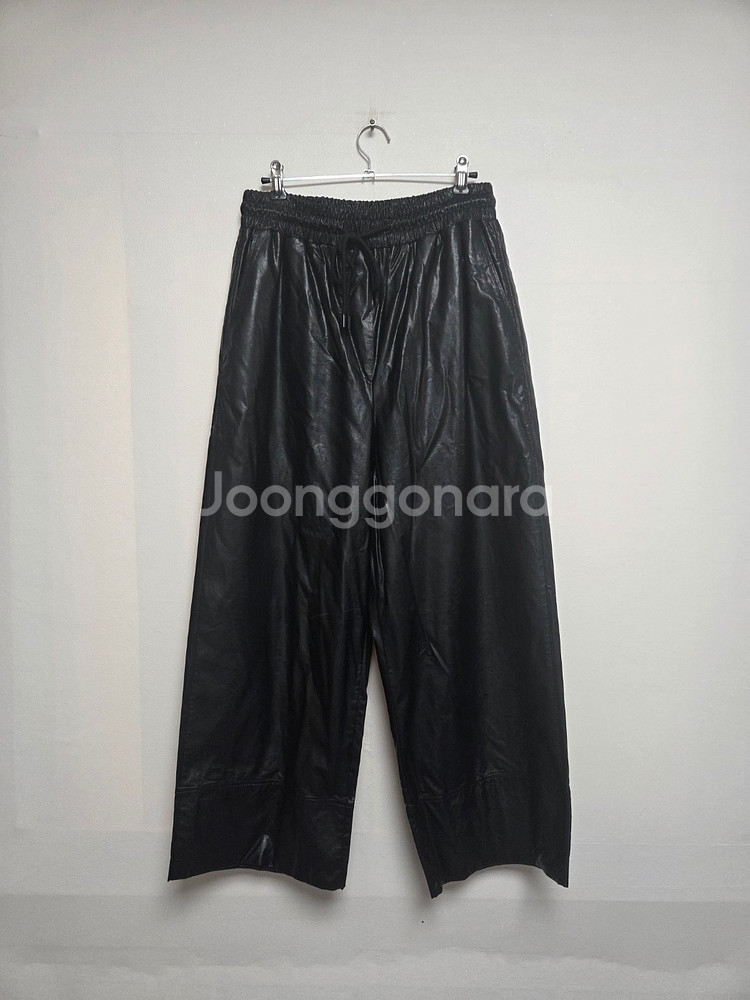 럭키슈에뜨 페이크 레더 와이드 팬츠 블랙(M)--0
