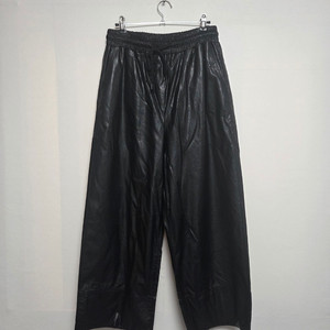 럭키슈에뜨 페이크 레더 와이드 팬츠 블랙(M)