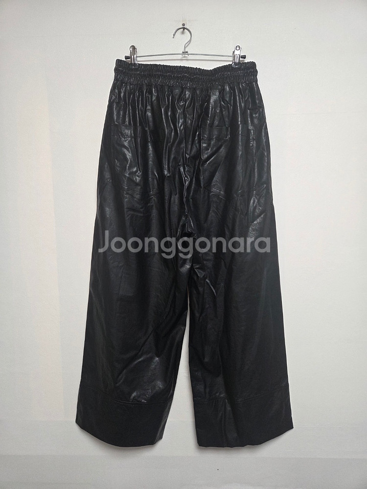 럭키슈에뜨 페이크 레더 와이드 팬츠 블랙(M)--1