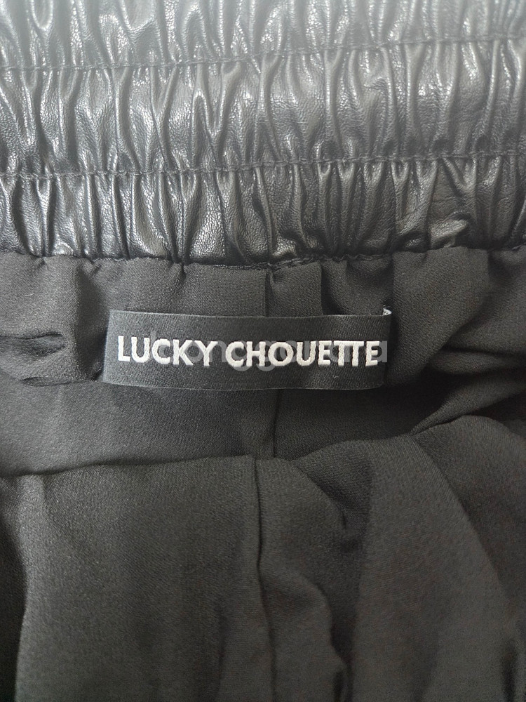 럭키슈에뜨 페이크 레더 와이드 팬츠 블랙(M)--4