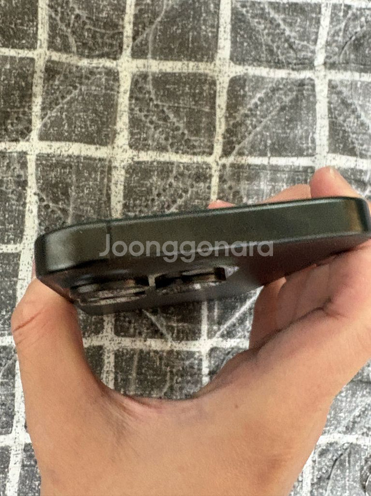 아이폰15프로 128기가 블랙티타늄 판매합니다.--2