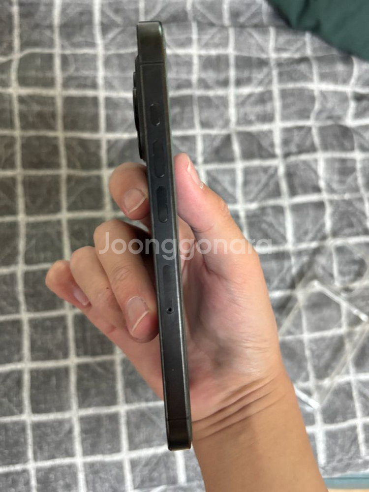 아이폰15프로 128기가 블랙티타늄 판매합니다.--5