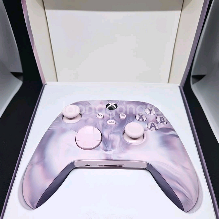 XBOX 엑스박스 드림베이퍼 4세대 컨트롤러 레이저 퀵차징 스탠드 팝니다--2