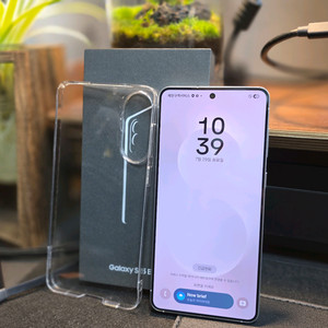 갤럭시 S25 엣지 256 실버 정상해지 SS급 판매합니다.