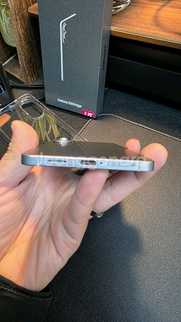 갤럭시 S25 엣지 256 실버 정상해지 SS급 판매합니다.--6