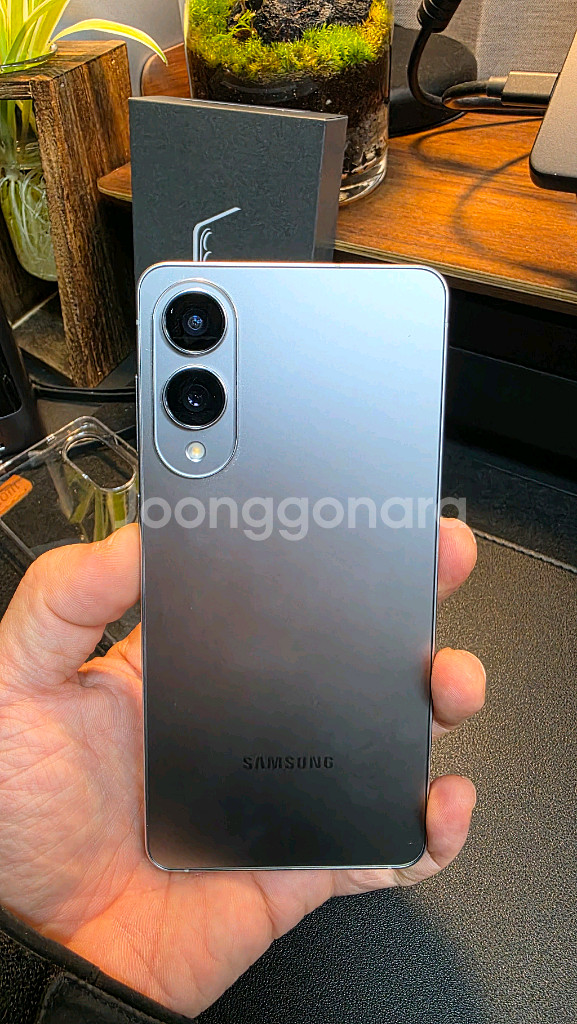 갤럭시 S25 엣지 256 실버 정상해지 SS급 판매합니다.--3