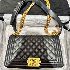 샤넬 보이백 미듐