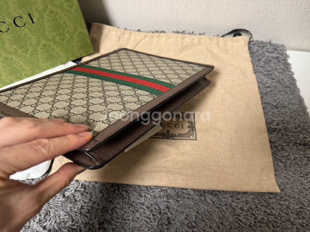 백화점판 구찌 GG 오피디아 포트폴리오 클러치 거의 새것--2