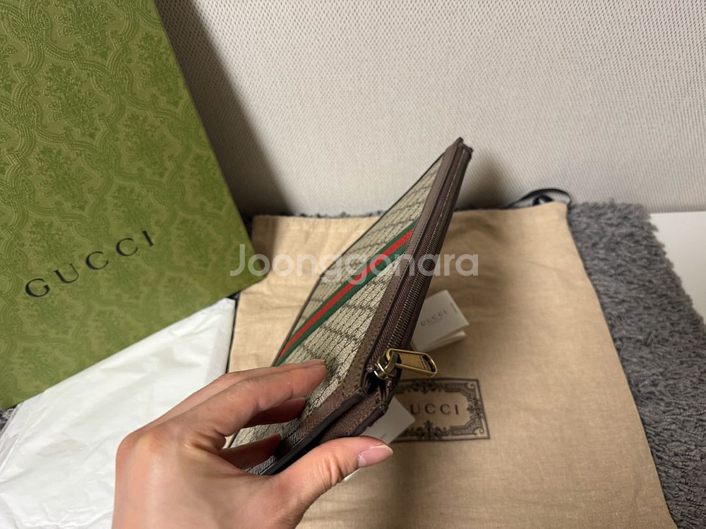 백화점판 구찌 GG 오피디아 포트폴리오 클러치 거의 새것--5