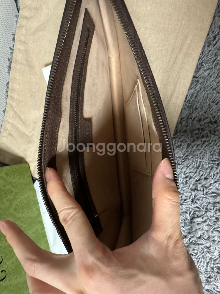 백화점판 구찌 GG 오피디아 포트폴리오 클러치 거의 새것--7