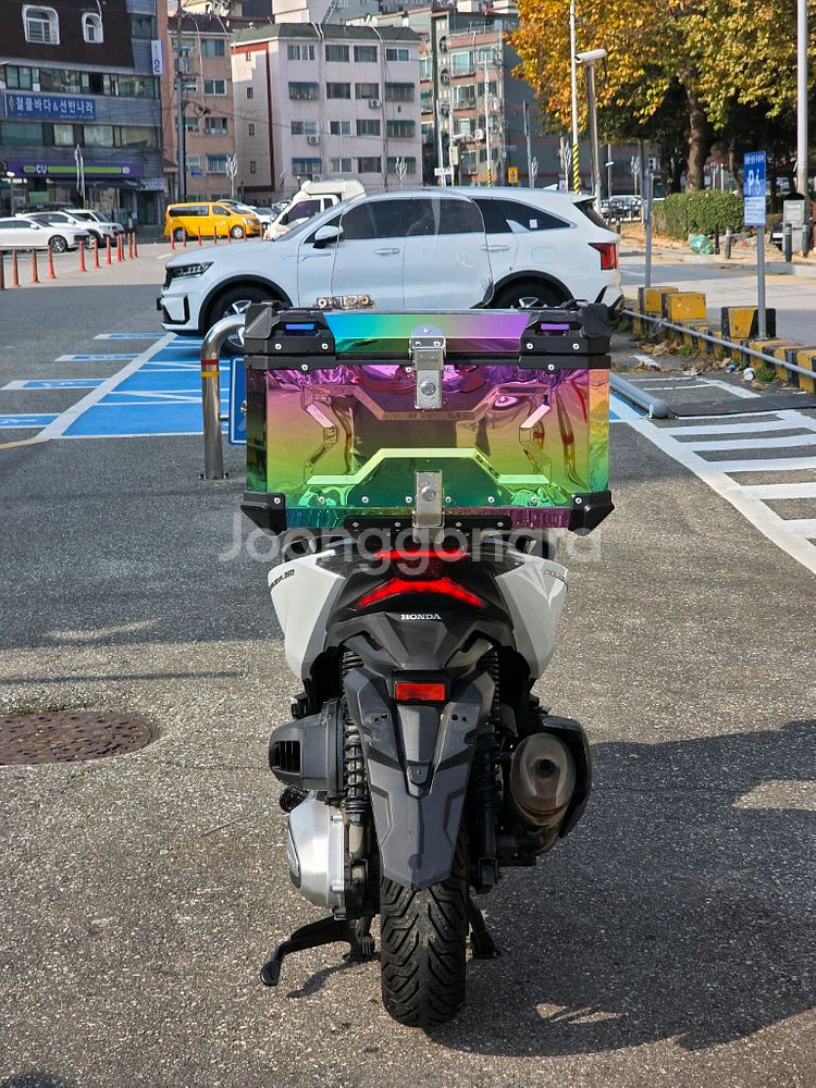 21년식 포르자350 안개등구변 7만키로--5