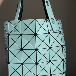 [새상품]바오바오 프리즘 플러스 토트 미니백 민트