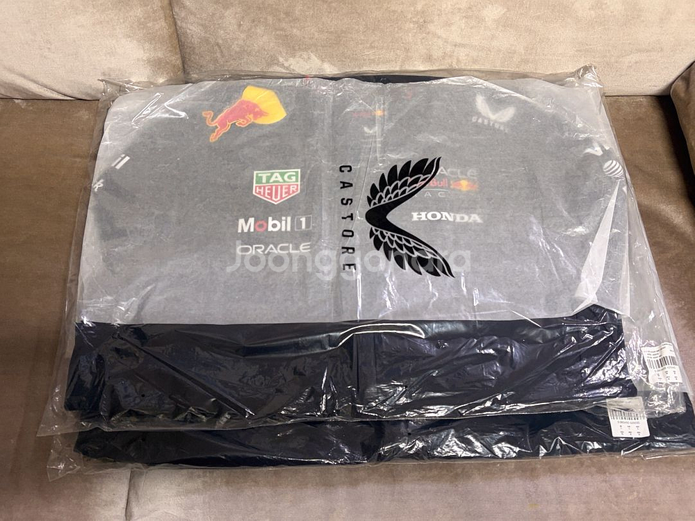 레드불 F1 2025 레인자켓 새제품 M, L--0