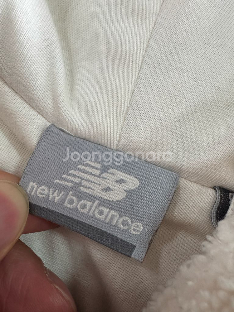 여성 뉴발란스 오버핏 뽀글이 후드 후리스 자켓--2