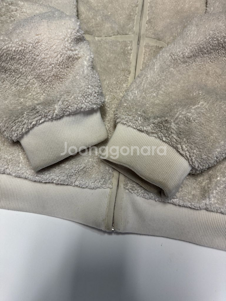 여성 뉴발란스 오버핏 뽀글이 후드 후리스 자켓--4