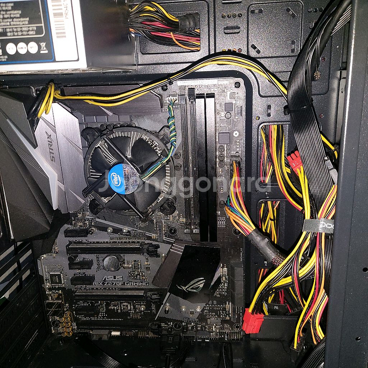 6700k+Z270F+32GB 사무용 간단 게임용컴퓨터 팝니다(하자있음)--0