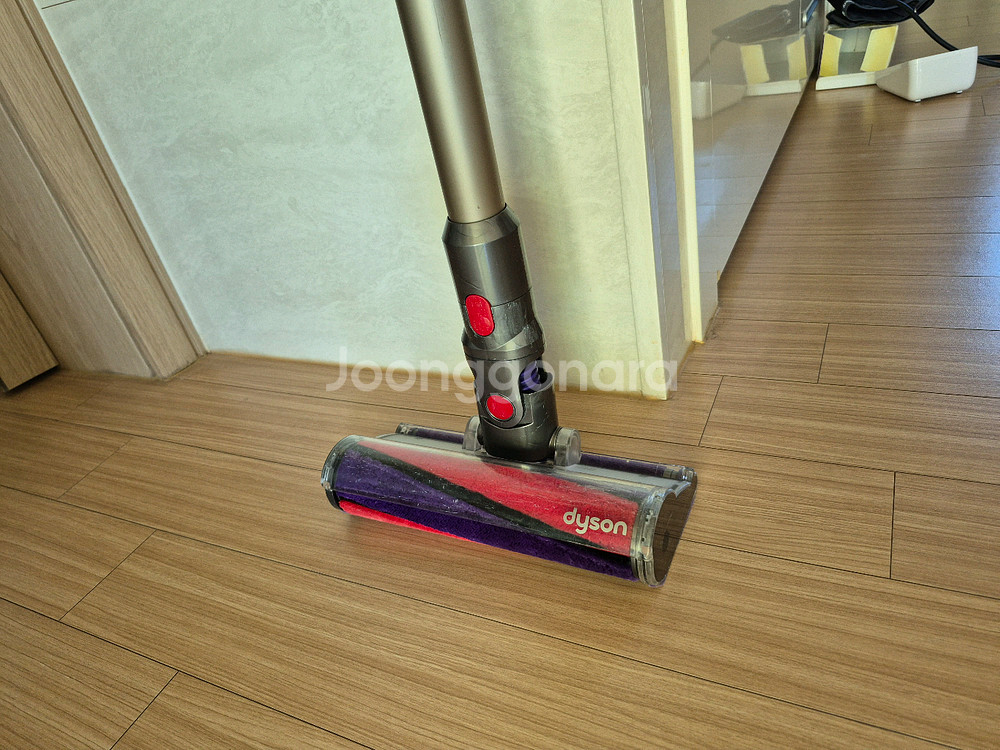 다이슨 V8 무선청소기--2