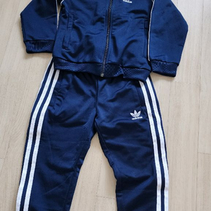 아디다스 트랙수트(100) + 아프리콧스튜디오셋업(100)