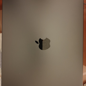 맥북 프로 M3 16인치 12코어/18GB/512GB, 배터리 효율100 팝니다.