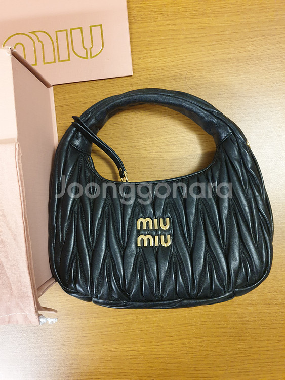 미우미우 완더 호보백 스몰 숄더백 블랙--0