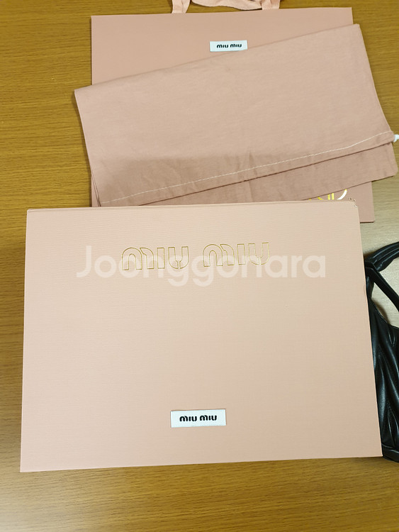 미우미우 완더 호보백 스몰 숄더백 블랙--2