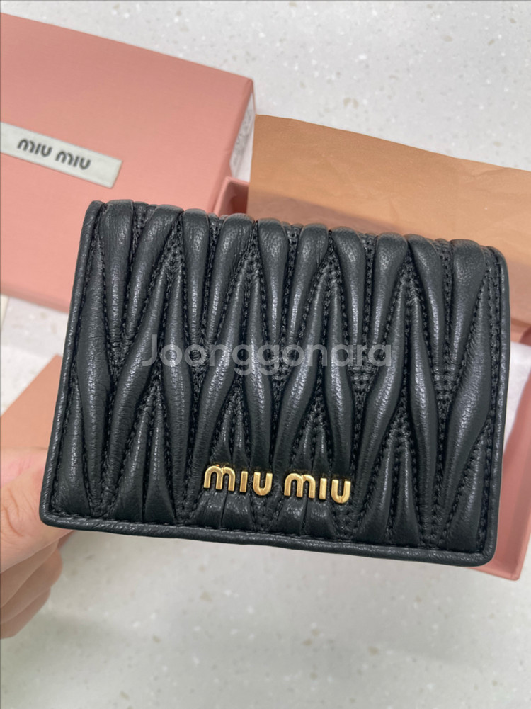 미우미우 마테라쎄 카드지갑 새상품--1