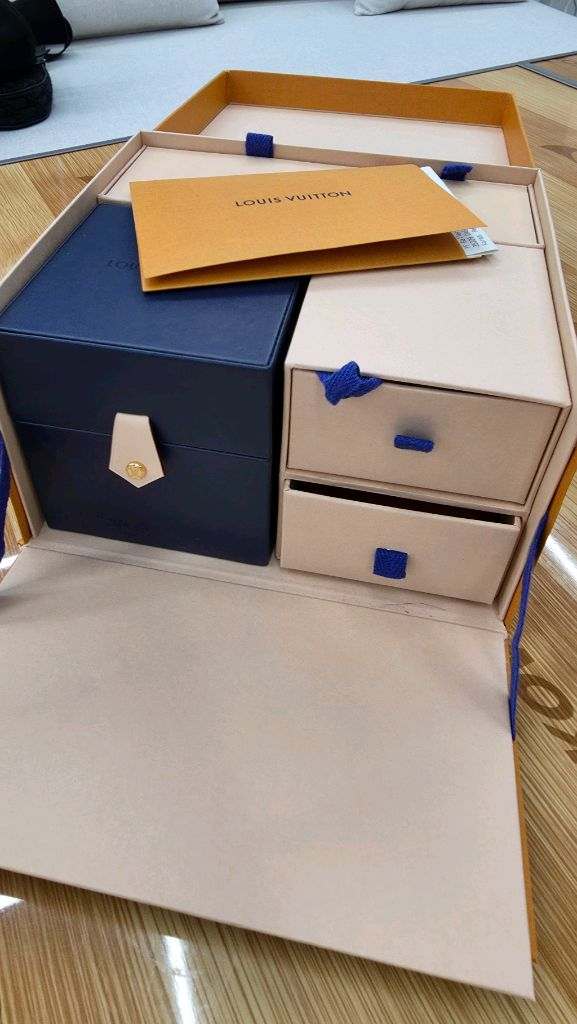 루이비통 호라이즌 라이트업 이미지