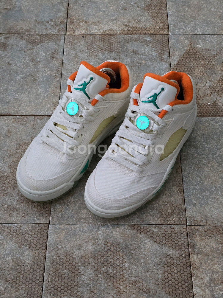 (230)나이키 에어 조던 5 로우 럭키 앤 굿 골프화--0