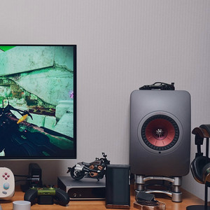 아이소어쿠스틱 aperta 북셀프 스피커 거치대 실버에디션