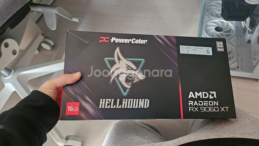 헬하운드 RX 9060 XT 16GB 그래픽카드--1