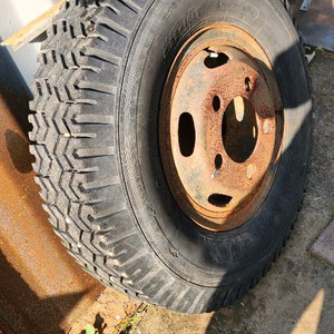 퇴비살포기 거름살포기 타이어 8.25-16LT 한개