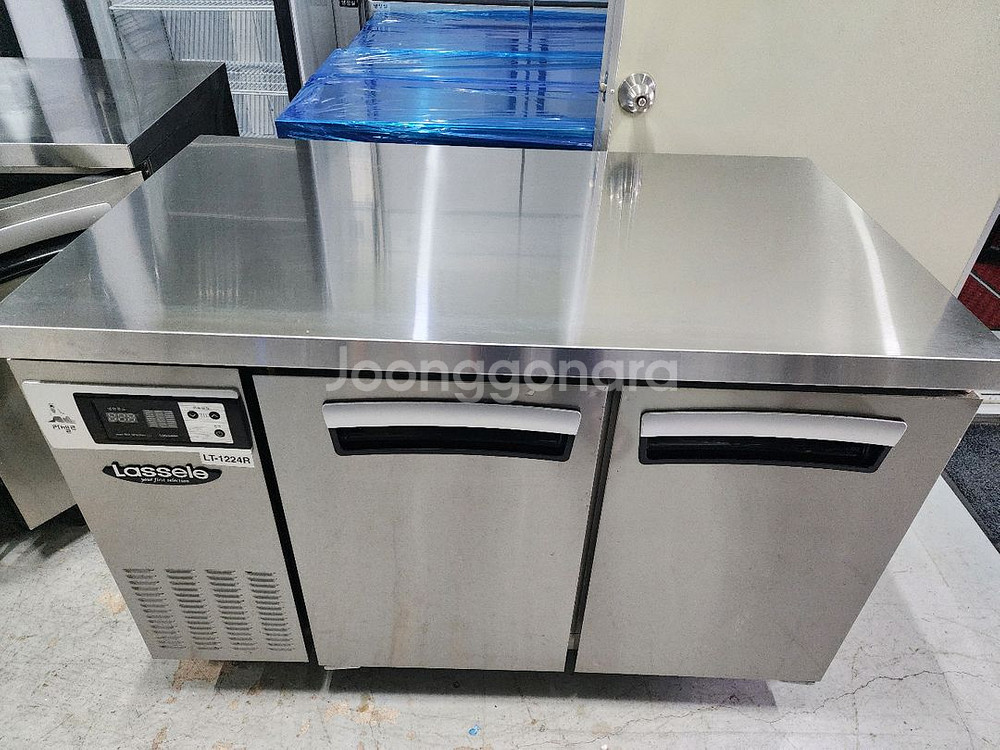 라세르 1200테이블 냉장고 간냉식 판매 합니다--0