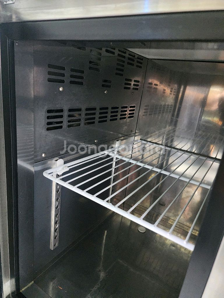 라세르 1200테이블 냉장고 간냉식 판매 합니다--3