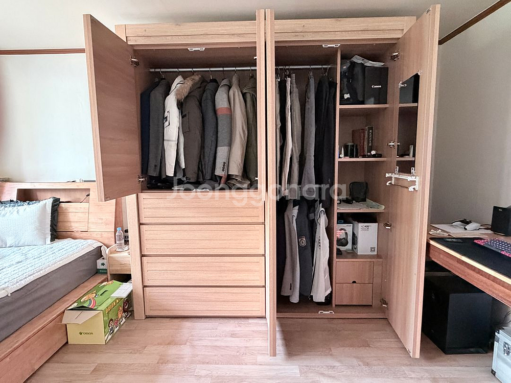 원목 대형 옷장--1