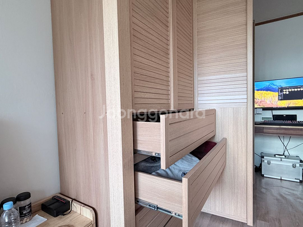 원목 대형 옷장--6