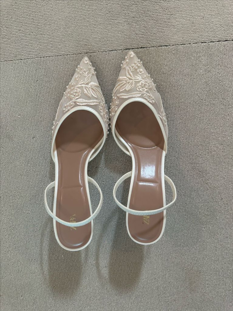 자라 메시 자수장식 백리스 260 팝니다.--3