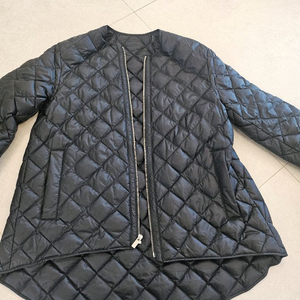 띠어리 경량패딩 xs사이즈