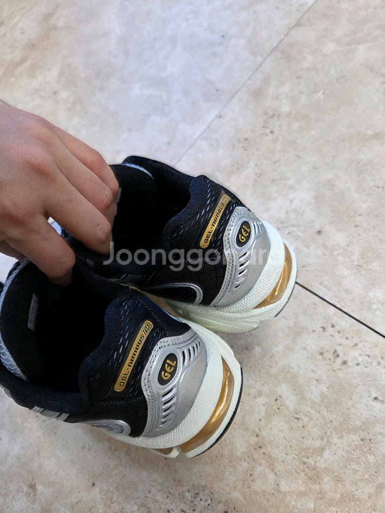 아식스 젤님버스10.1 사이즈235--1