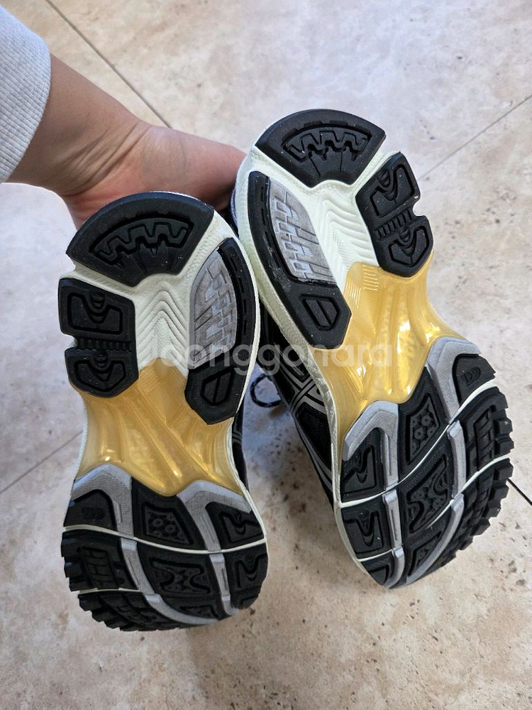 아식스 젤님버스10.1 사이즈235--2