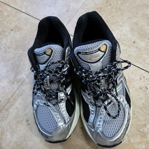 아식스 젤님버스10.1 사이즈235