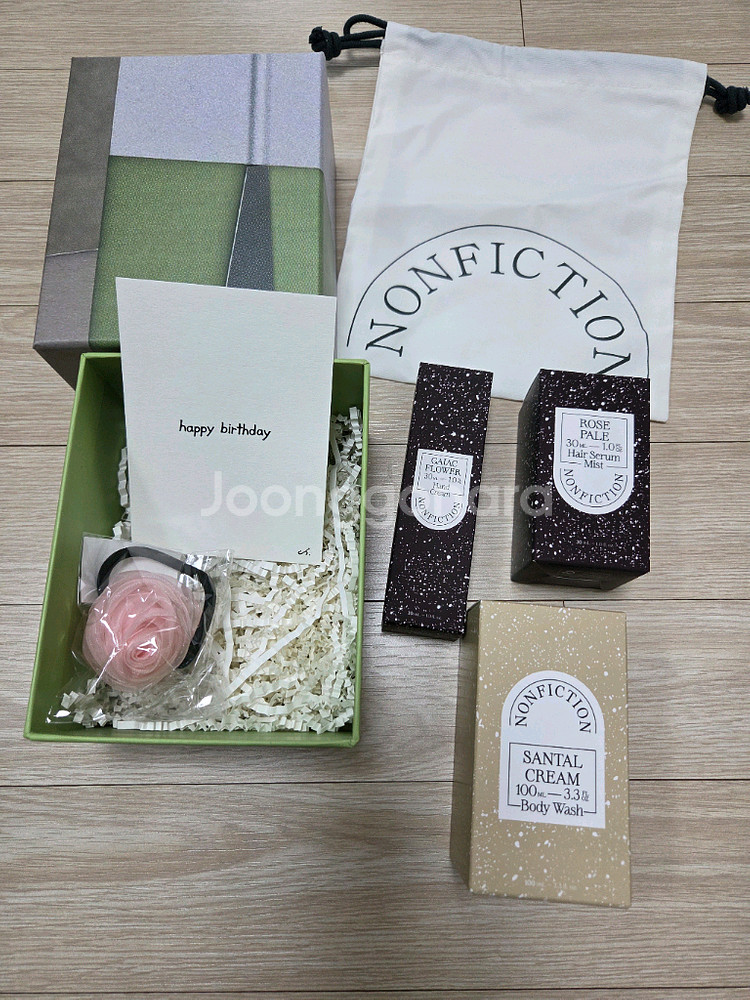 논픽션 핸드크림+바디워시+헤어세럼 팝니다. 미개봉--0