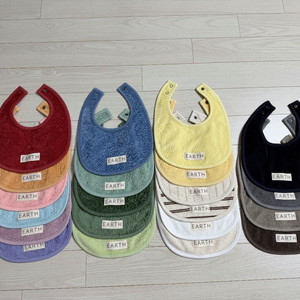 얼쓰빕 턱받이 새상품