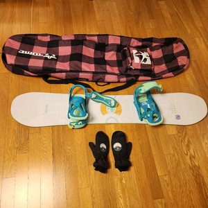 Arbor 스노우보드 데크 144 사이즈와 Burton 바인딩