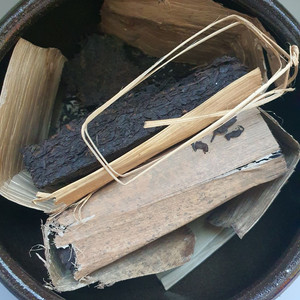 지유명차 보이차 96년 대숙전 판매합니다