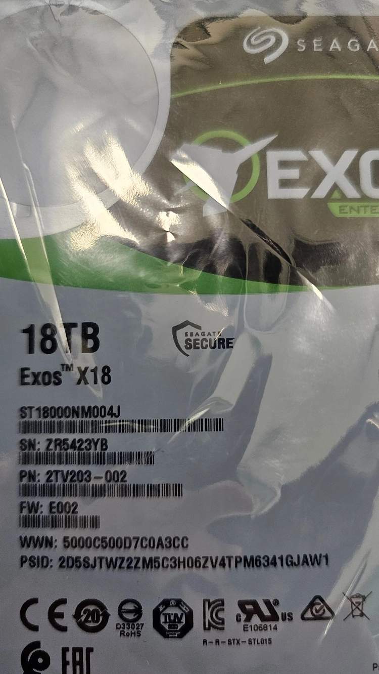 Seagate EXOS 18TB 하드디스크 이미지