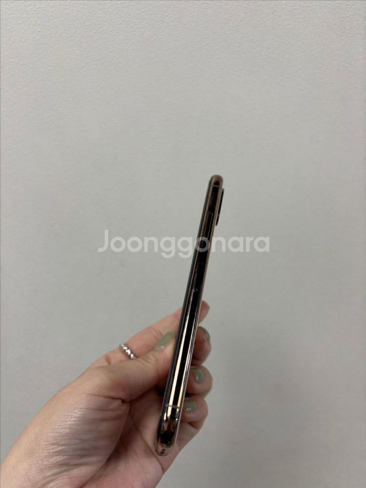 (부산중고폰)아이폰XS 골드 64g 상태최상 판매해요--2
